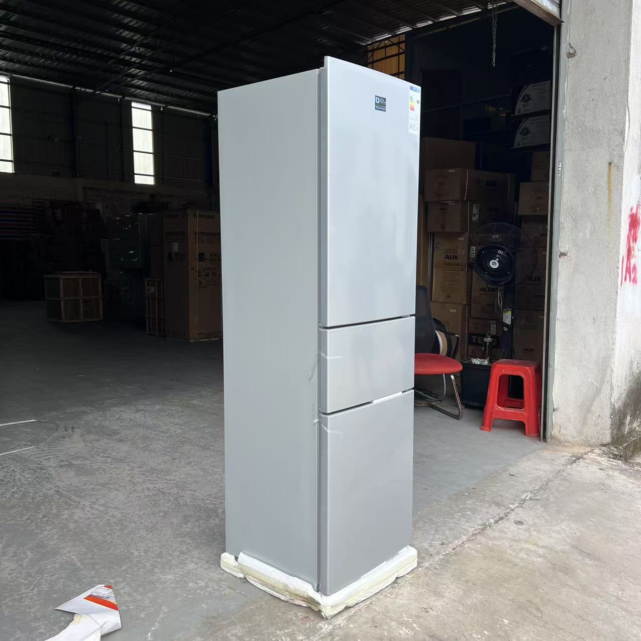 250L Vertical 3 Door Fridge Si - Kitchen Appliances Direct のレビューと価格